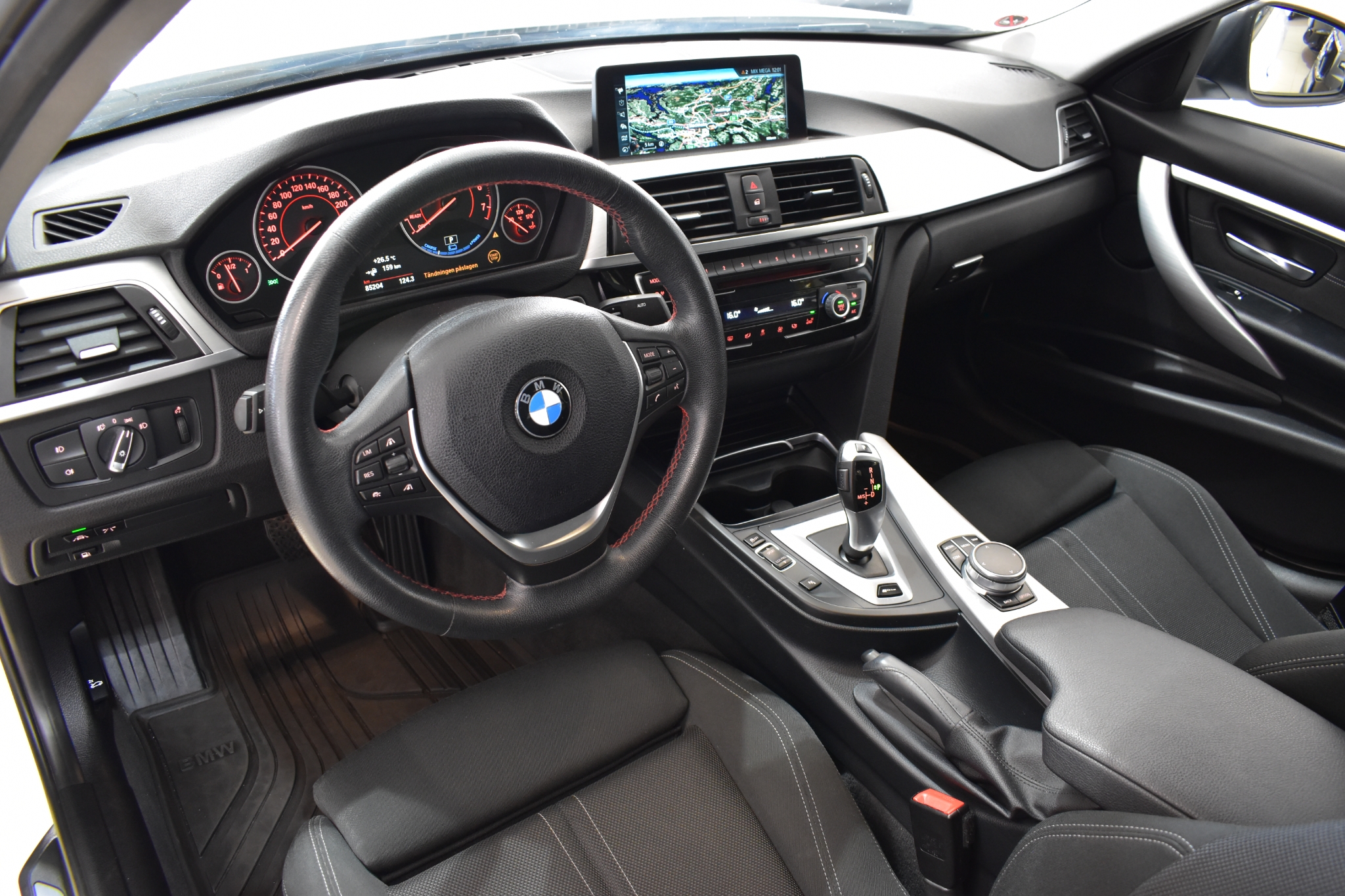 BMW 330 e Plug-in Aut SportLine Värm 2017, bild 7/47