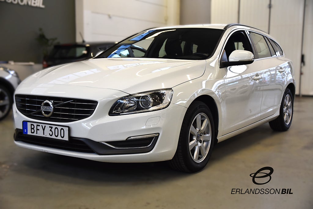Volvo V60 D2 Momentum Euro 5 KAMREM BYTT DRAGKROK KAMPANJRÄNTA 5.95%