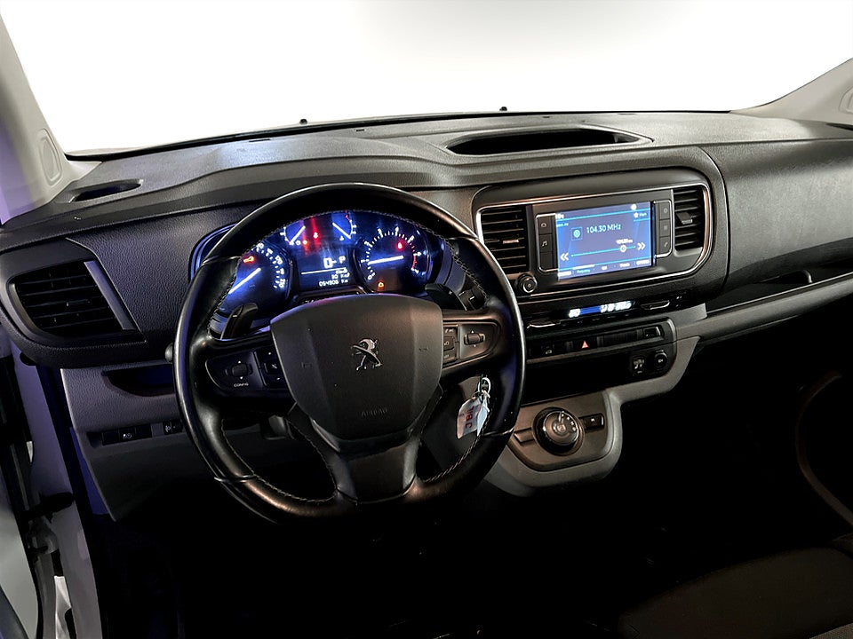 Bild på Peugeot Expert PRO+ 2.0 BlueHDi 180hk Aut L3 DRAG B-KAMERA