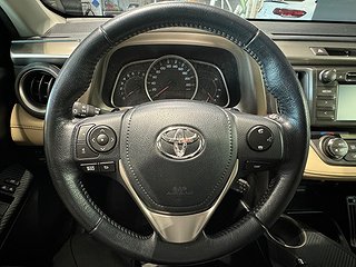 SUV Toyota RAV4 8 av 12