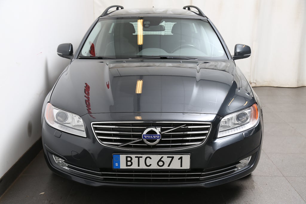 Volvo V70 II D2 S/S Momentum Nybesik Dragkrok 2014