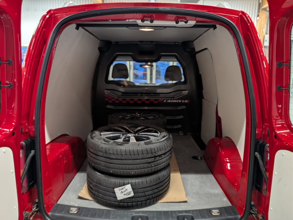 Volkswagen Caddy Caddy R 2.0 TDI AWD Drag/Värmare/Automat/SoV thumbnail