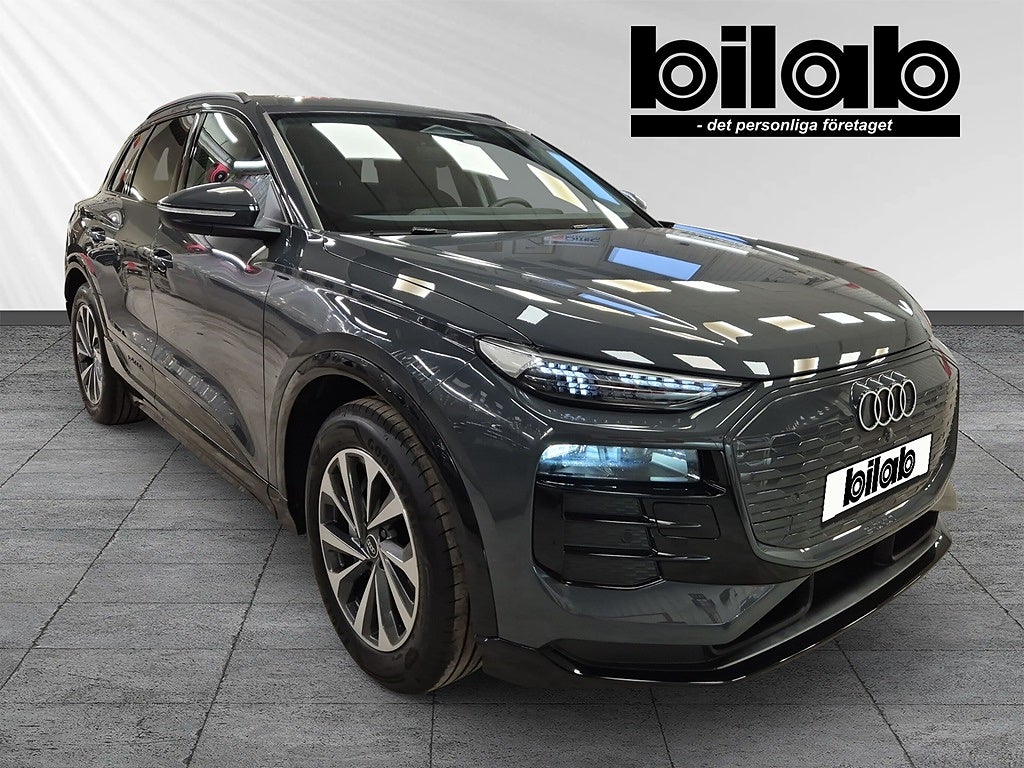 Audi Q6 e-tron SUV Proline Drag, Passagerardisplay, 360-kamera