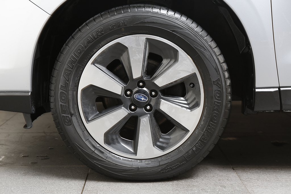 Subaru Forester 2,0i 150hk XL AWD Aut Motorv Dragkrok 2019