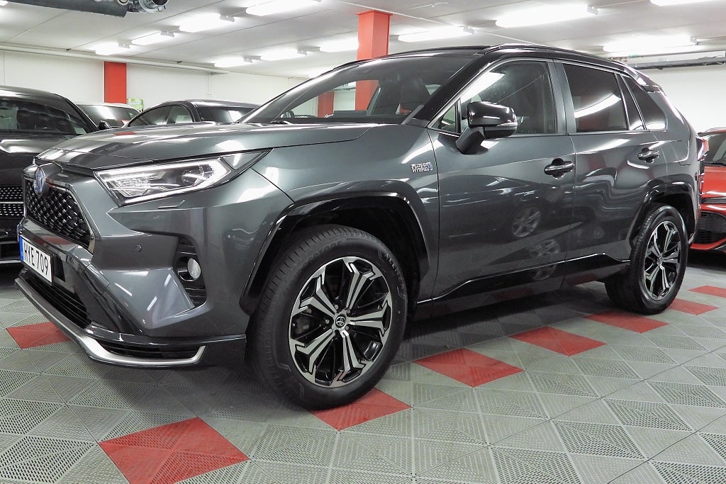 Toyota RAV4 Plug-in Hybrid E-CVT Style JBL SoV Hjul Panorama Ränta fr 1.95%