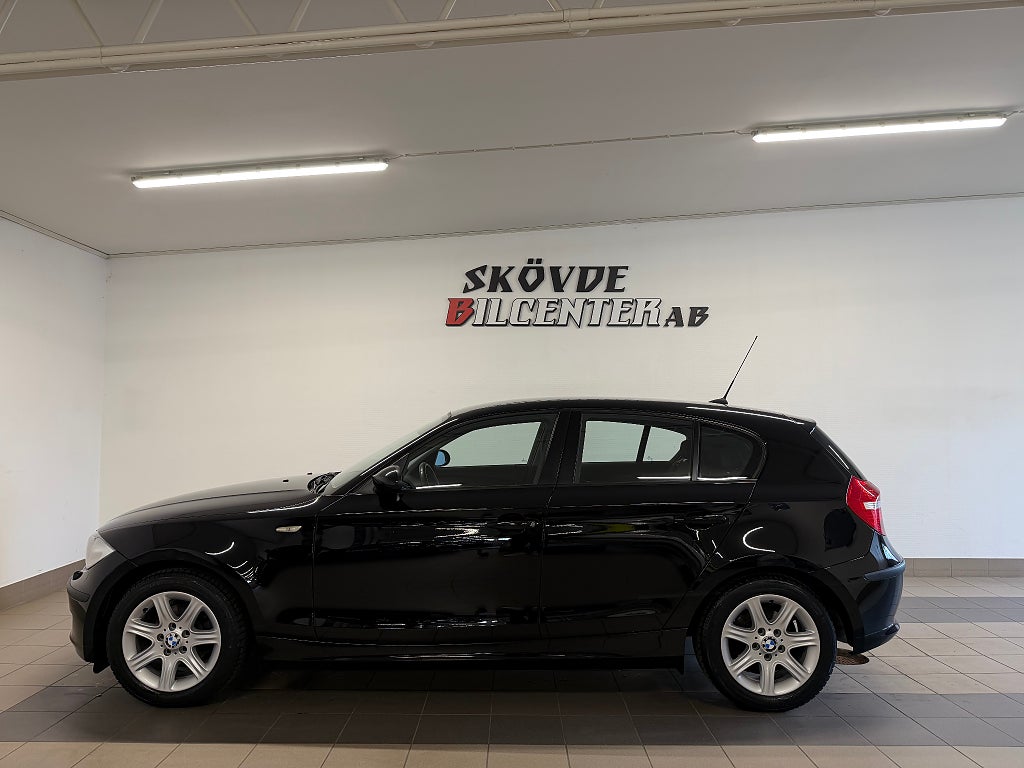 BMW 116 Bensin/Advantage/6-VXL/Nyservad/Nybesiktad/Finans