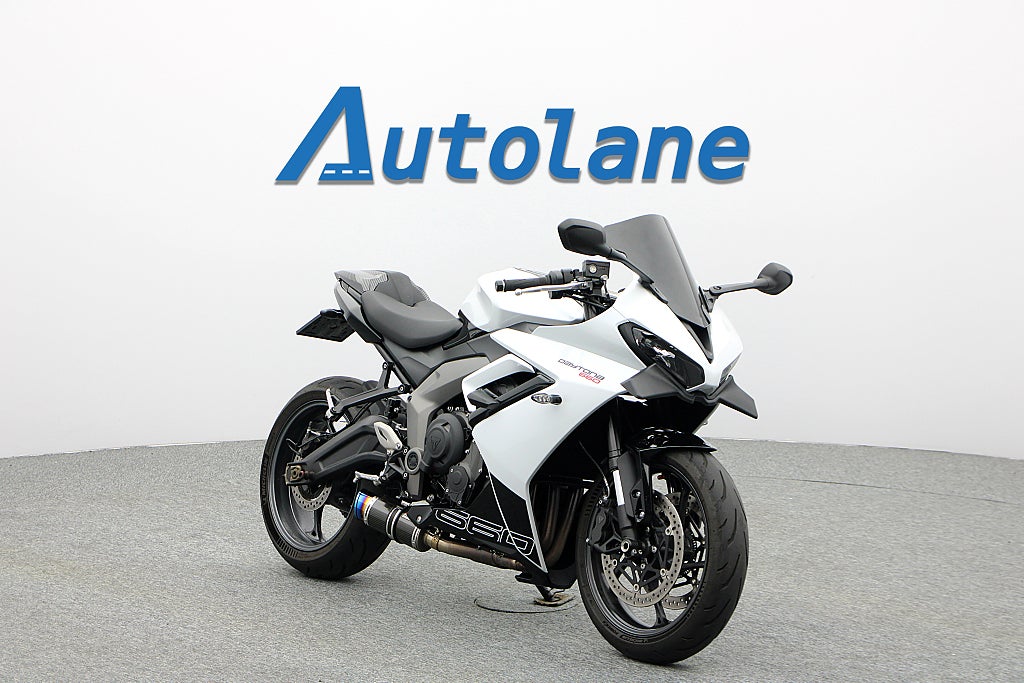 Triumph Daytona 660 *Black Widow Helsystem Quickshifter