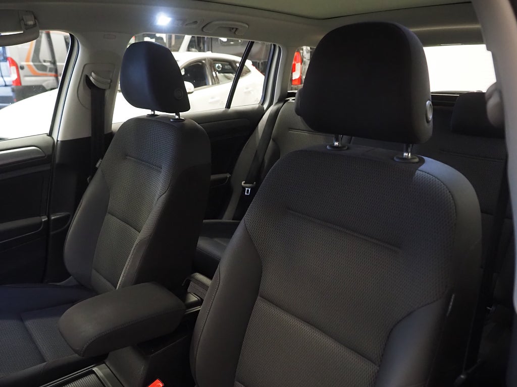 Volkswagen Golf Sportscombi 1.0 TSI 110hk |Panorama|Drag|Backkamera| 2018