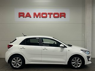 Halvkombi Kia Rio 4 av 22