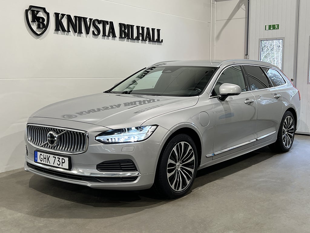 Volvo V90 Recharge T6 AWD Core Edition Moms BLIS Drag 350hk