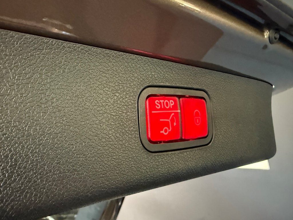 Mercedes-Benz E 300 e AMG Superscreen Läder 20tum Kombi - bild 15