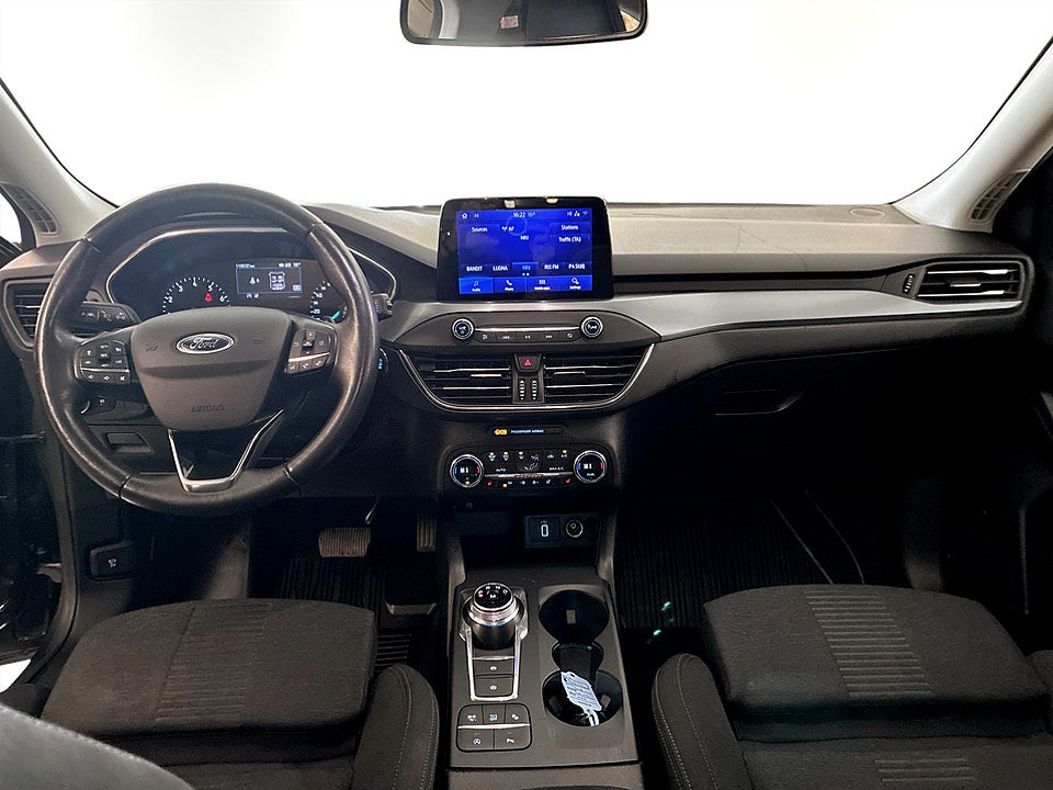 Bild på Ford Focus Active 5dr 1.0 EcoBoost 125hk Aut DRAG RATTVÄRME