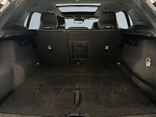 Volvo XC40 D4 AWD Geartronic R-Design Drag H/K Pvärm Pano GPS SoV – bild 12