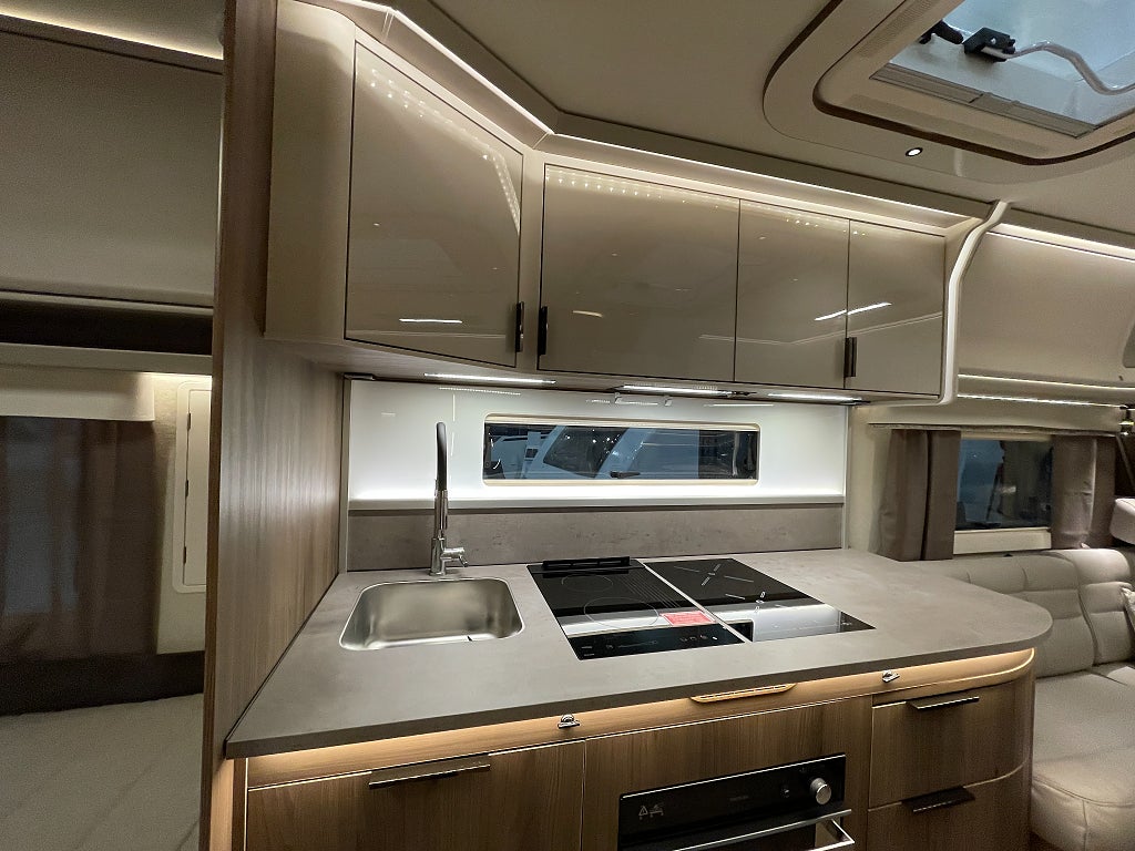 Kabe Imperial 630 TDL E2 KS /AC/Läder/Långbäddar/Badrum bak - Kabe