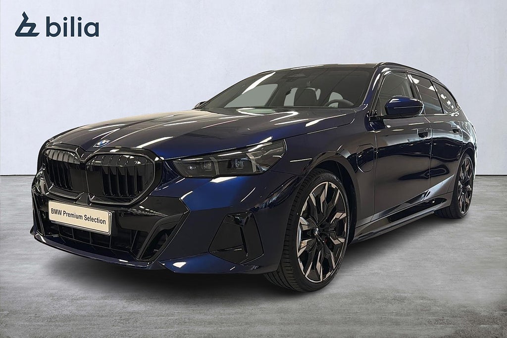 BMW 550 e xDrive Touring M-sport Pro | DEMO | Panorama | B&W