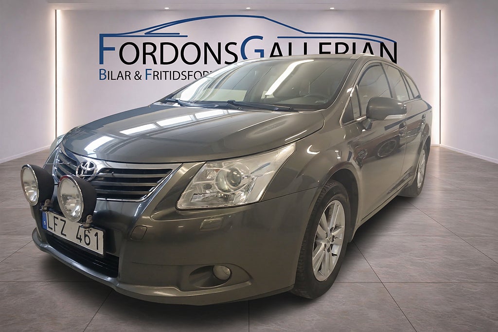 Toyota Avensis Kombi 1.8 i Business Manuell