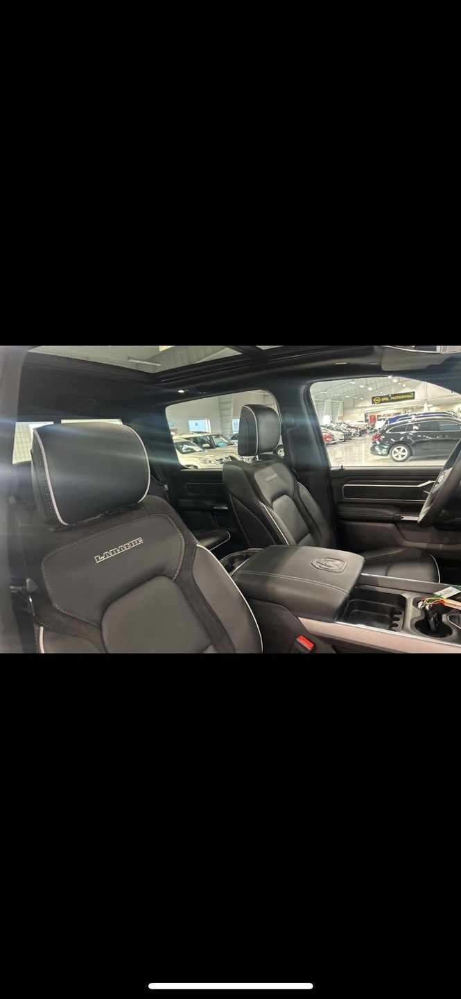 RAM 1500 Laramie Night Edition 2025, bild 7/29