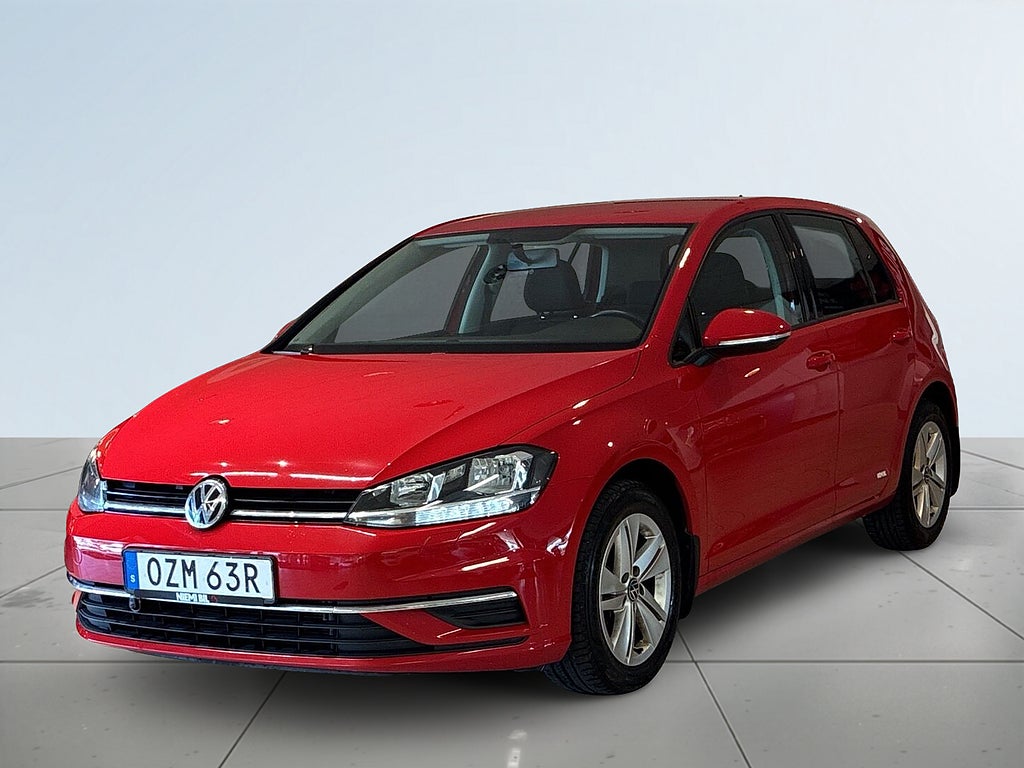 Volkswagen Golf 5-dörrar 1.6 TDI Base Mvärme Bkamera Drag CarPlay S&V