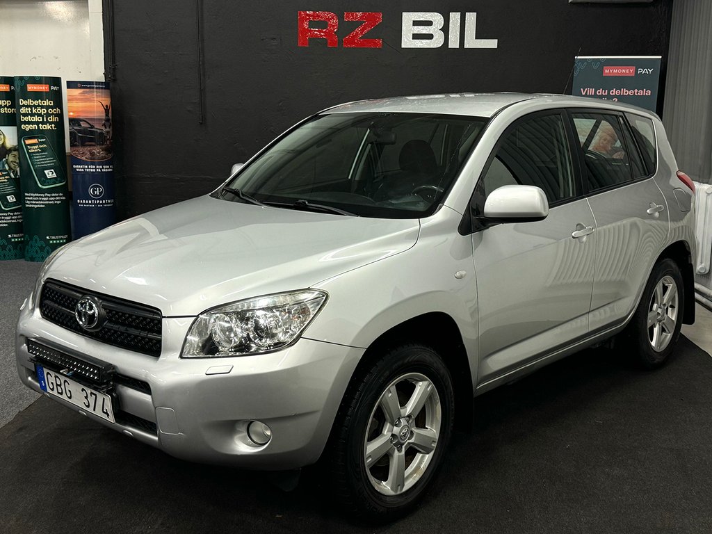 Toyota RAV4 2.0 VVT-i 4x4 #LÅGMILAD#( 1000kr/mån)