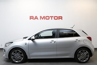 Halvkombi Kia Rio 3 av 22