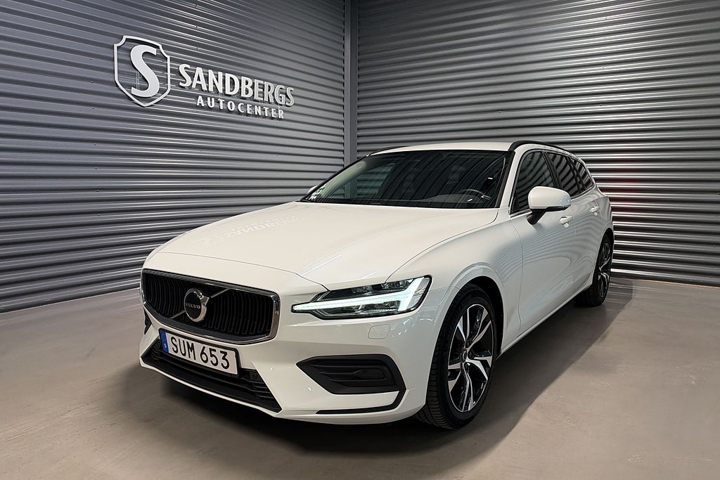 Volvo V60 B4 Core Backkamera Värmare Navi Keyless CarPlay