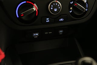 Halvkombi Hyundai i10 17 av 20