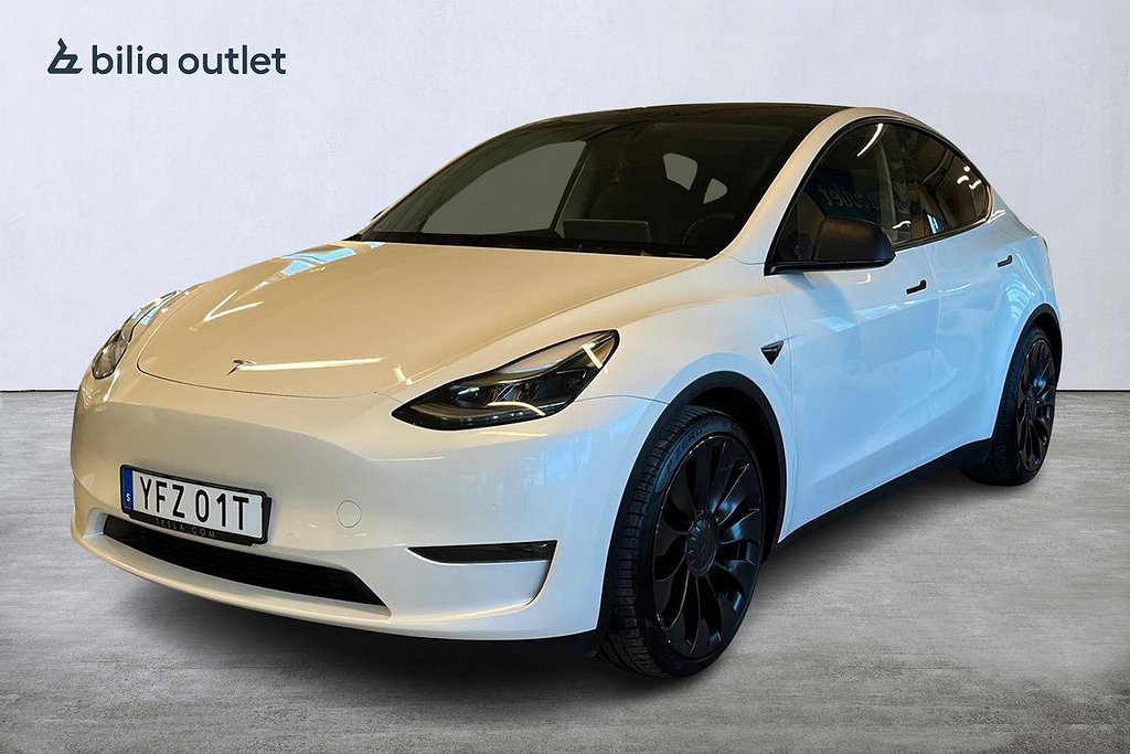 Tesla Model Y Performance AWD Panorama Dragkrok Värmepump 