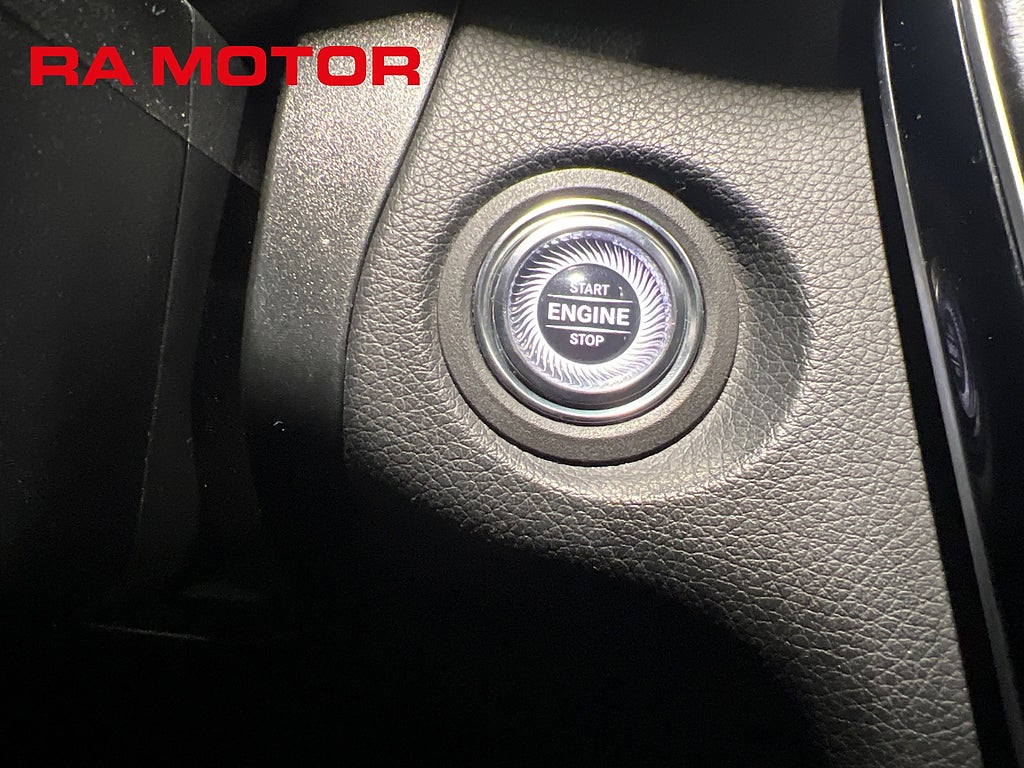 Mercedes-Benz GLC 300 e 4MATIC 320hk 9G-Tronic Pano Navi Drag Värmare 2020