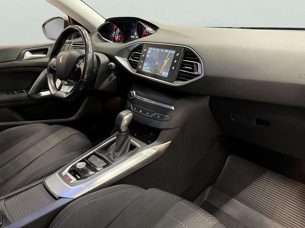 Peugeot 308 SW 1.2 Allure  Automat Panorama Navi S&V-hjul HELGKAMPANJ! - miniatyr 14