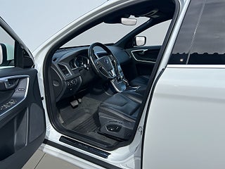 Volvo XC60 D4 AWD Geartronic Drag/Kamera/P-Värm/Pano/Skinn/S&Vdäck – bild 7