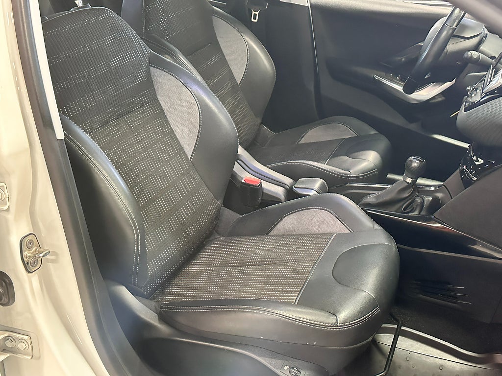 Peugeot 2008 Allure 1.2 PureTech 82hk Euro 6 thumbnail