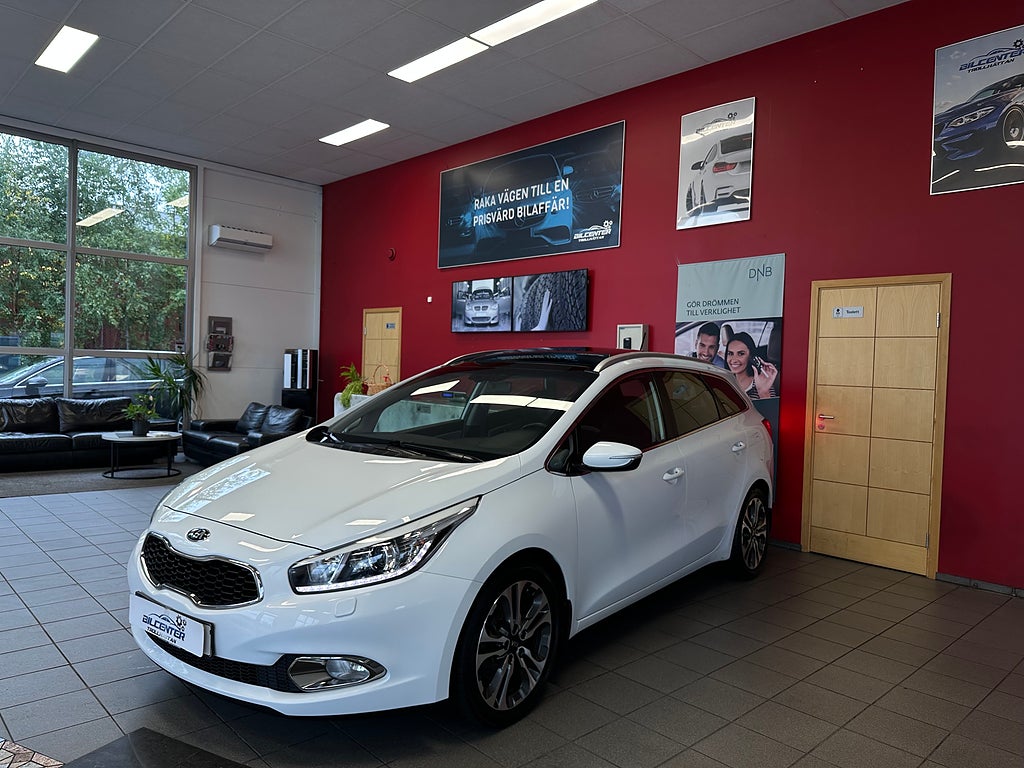 Kia Ceed 1.6 CRDi Panorama Ac Backkamera Navi 579kr/MÅN*