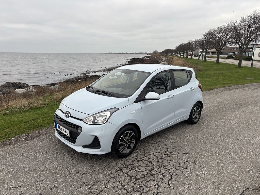 Hyundai i10 1.0 blue Trend 4200Mil Sensorer Carplay Rattvärme