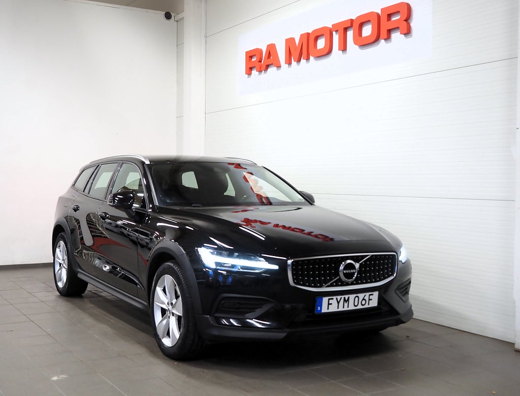 Volvo V60 Cross Country D4 190hk AWD Momentum Aut | Kamera | 2020