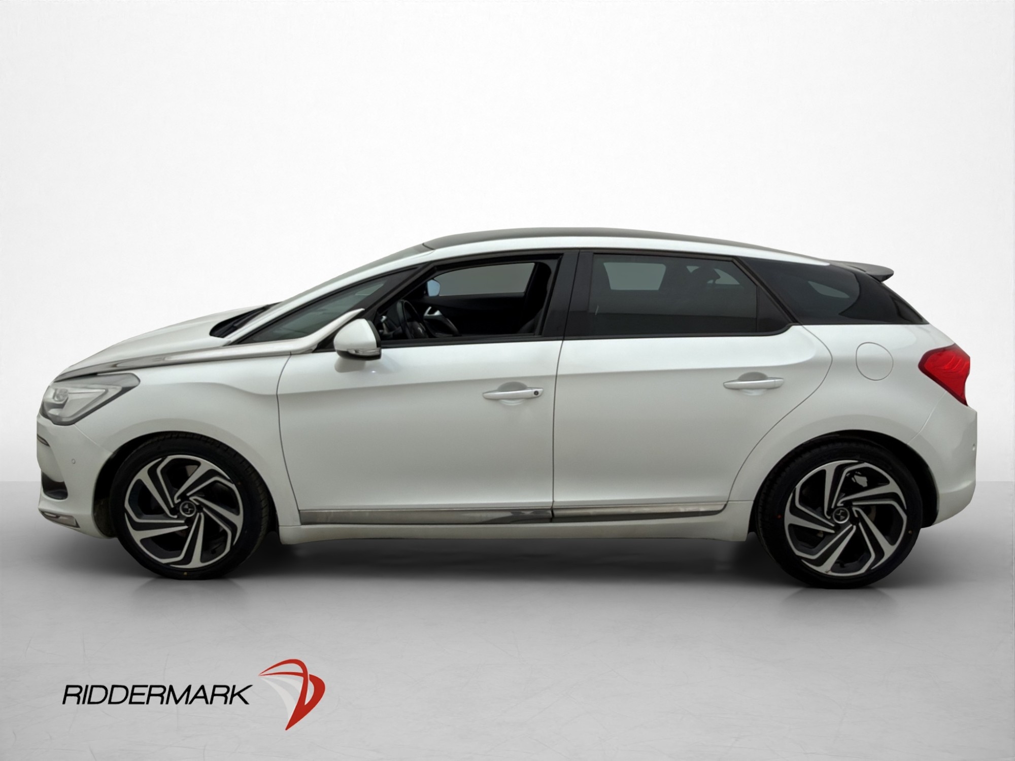 DS 5 BlueHDi 181hk 2015, photo 5/67