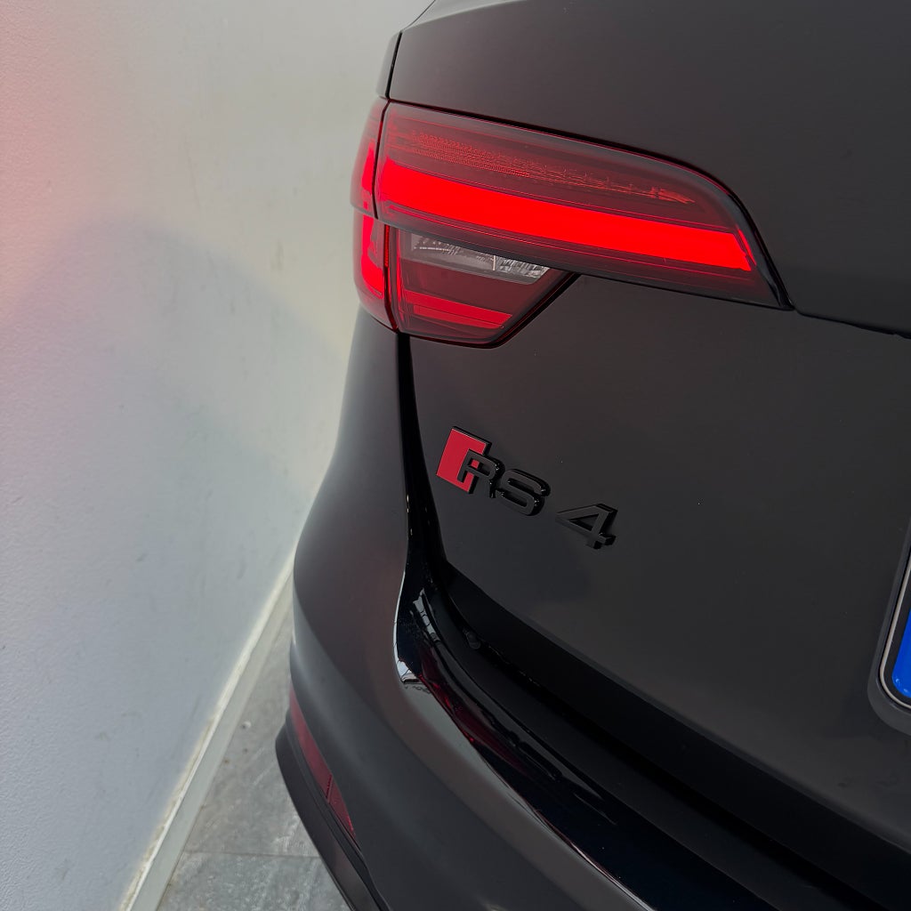 Audi RS4 2.9 TFSI V6 Q Kolfiber Massage Keramiska B&O Sv-såld