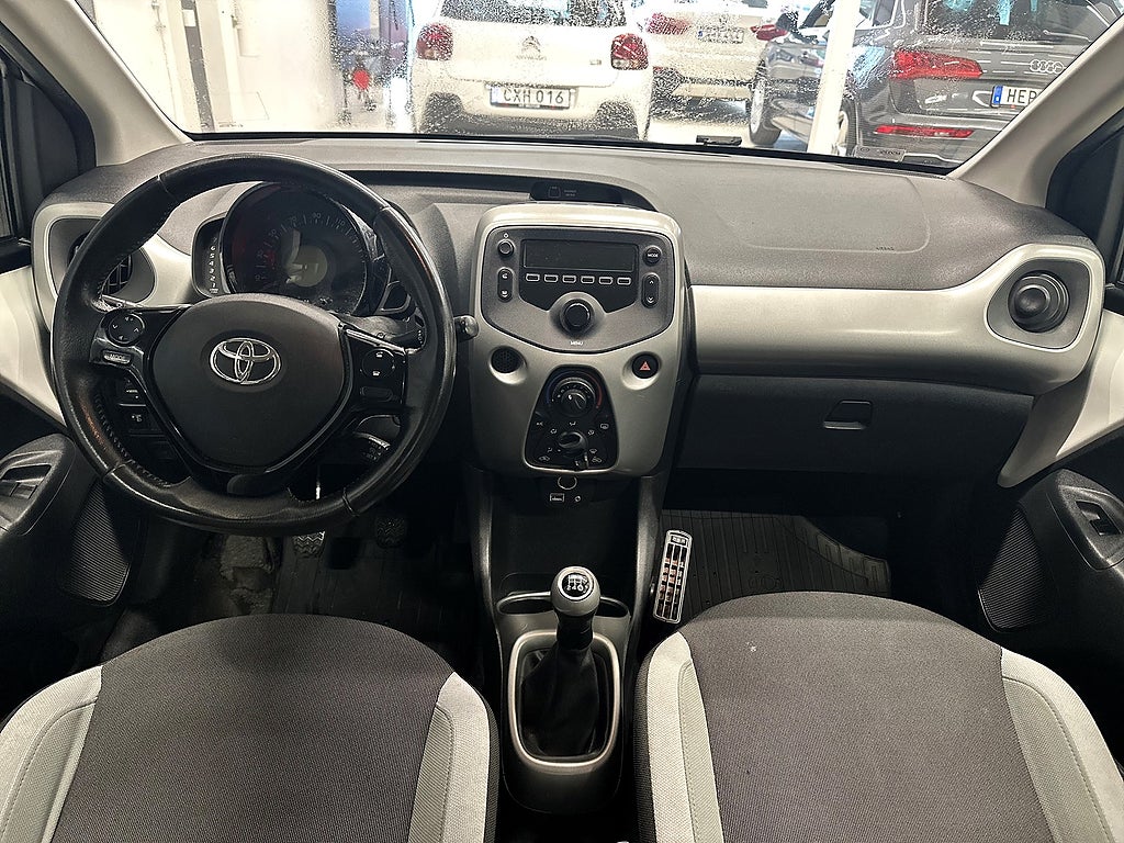 Toyota Aygo 5-dörrar 1.0 VVT-i, 69hk, 2015 X-PLAY Touch motorvärm