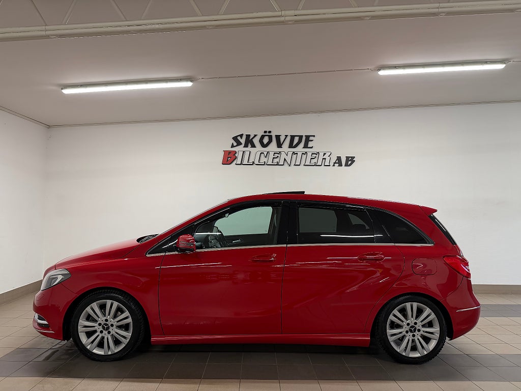 Mercedes-Benz B 180 CDI Sportpaket/Drag/Panorama/Nyservad/M-Värmare