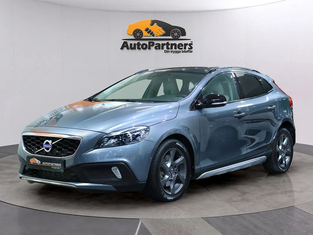 Volvo V40 Cross Country D3 Summum Pano Läder Kamera Keyless