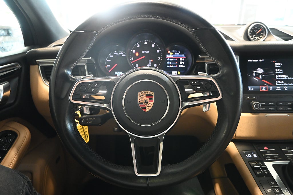 Porsche Macan 2017 - miniatyr 24