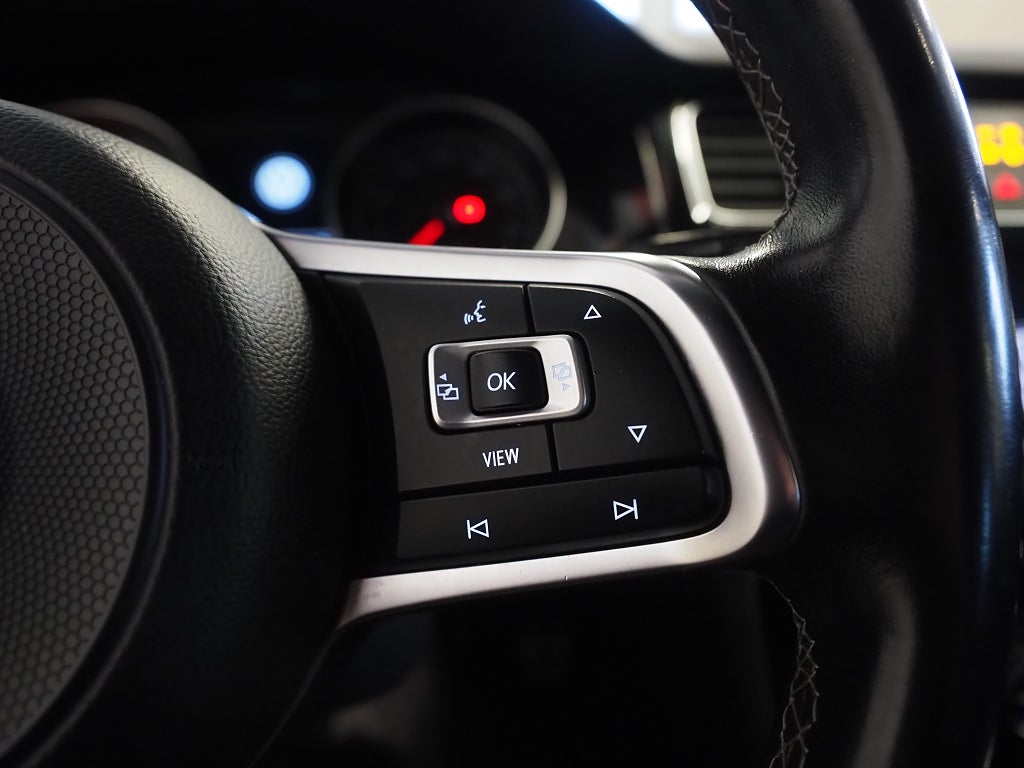 Volkswagen Golf 1.5 TSI 150hk GT R-Line Drag Kamera Pluspaket Keyless 2020