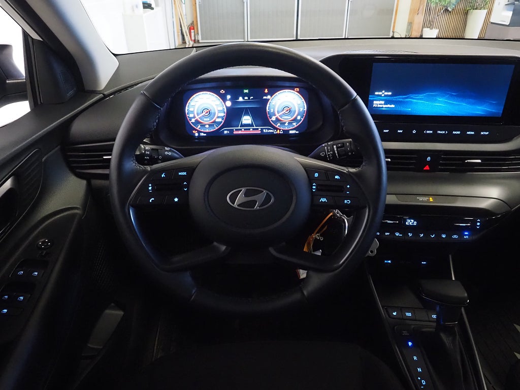 Hyundai i20 Essential 1.0 T-GDI 100HK Automat Kamera Moms 2025