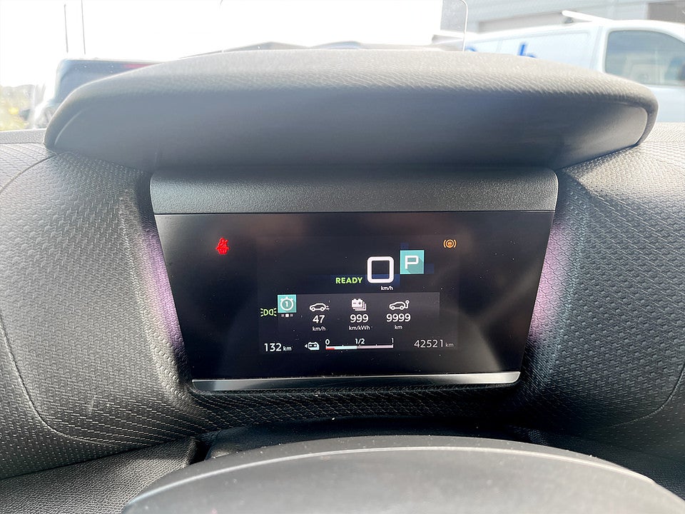 Bild på Citroën e-C4 Shine 50kWh 136hk Aut CARPLAY P-SENSORER