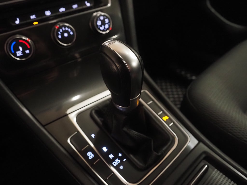 Volkswagen Golf SC 1.0 TSI DSG 110hk P-Sensorer ACC Carplay