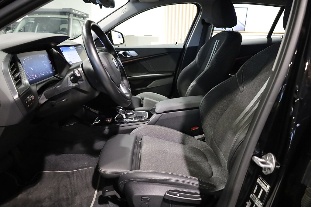 BMW 118I 136hk Sport line Aut Leasbar Navi CarPlay 2022