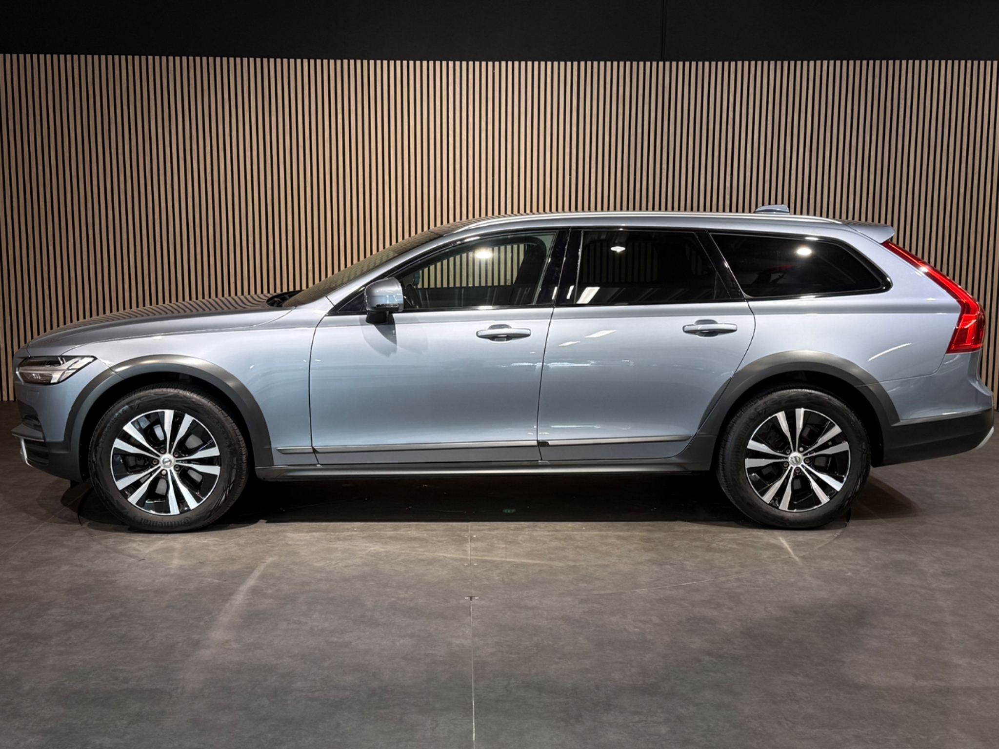 Volvo V90 Cross Country 2019, kuva 7/55