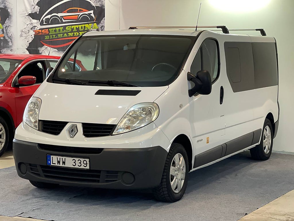 Renault Trafic KOMBI 2.9T 2.5 DCI DRAG 9-SITS NY BESIKTAD NY SERVAD