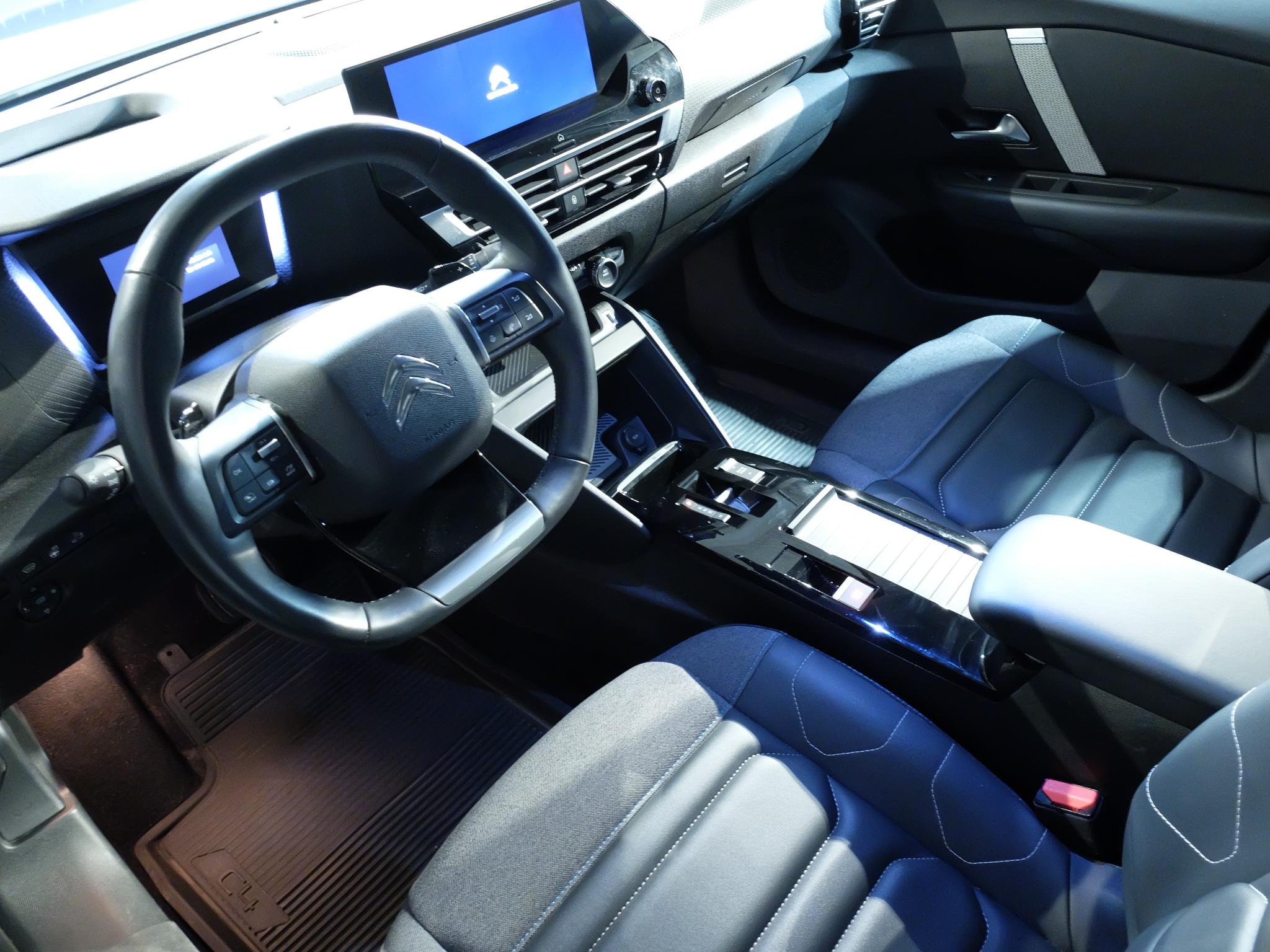 Citroen C4 X PT130 AUT SHINE NAV Apple 2023, bild 7/10