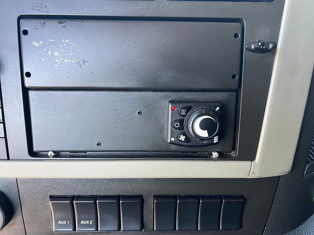Volvo FM 410 6x2 Skåpbil, Öppningsbarsida, Bussbygg, Värmare
