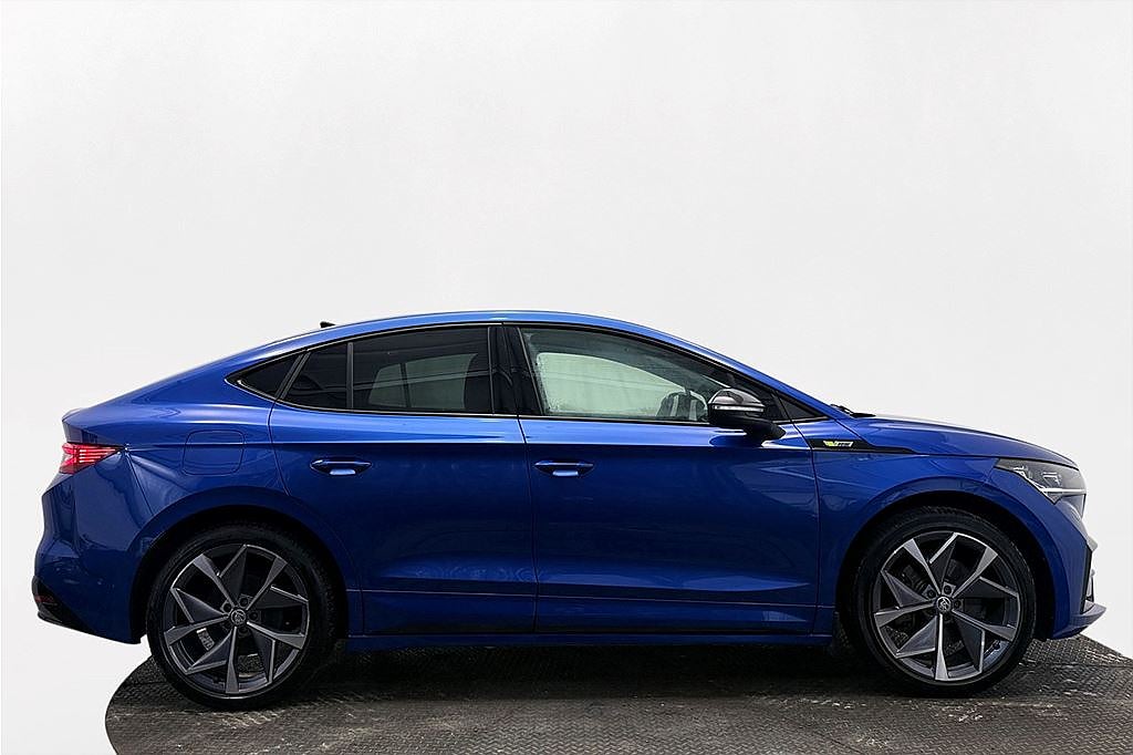 Skoda Enyaq RS Drag AdaptFjädr HUD BKam CarPlay 299hk